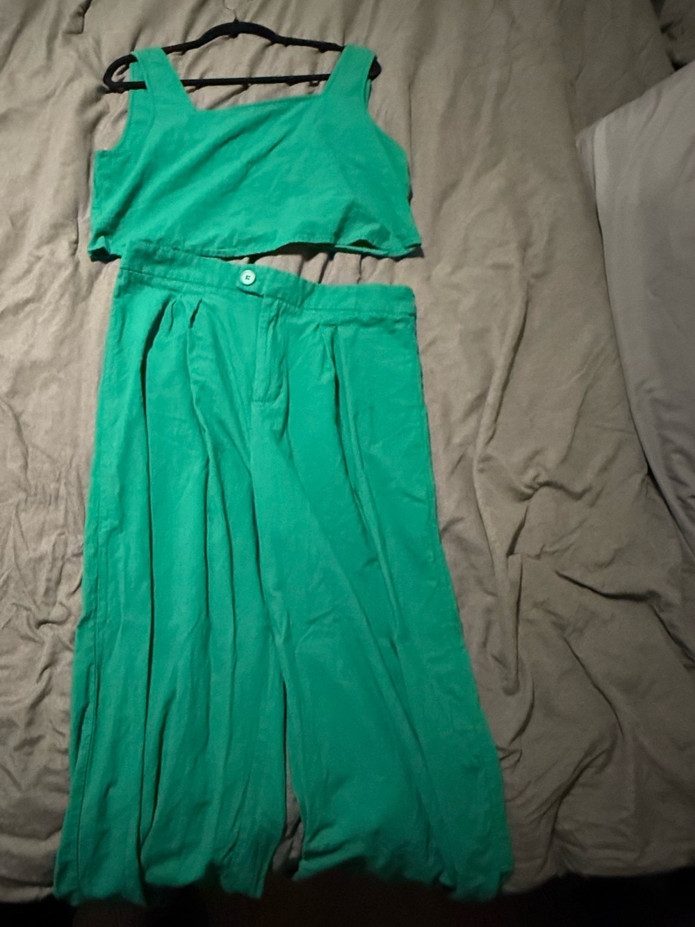 SHEIN Emerald Green Two-Piece Crop Top and pants